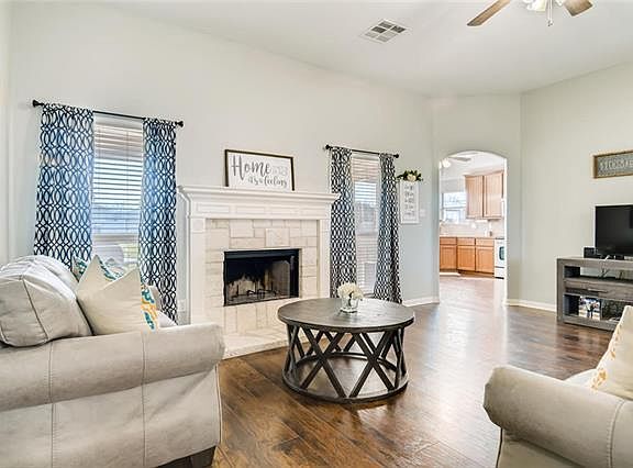 5th image of 118 Blanco Dr
