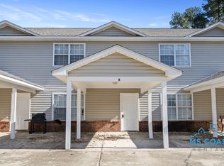 2636 N 10th St #B, Ocean Springs, MS 39564