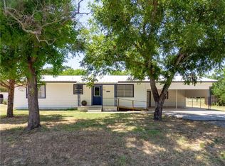 302 N West St, Bangs, TX 76823
