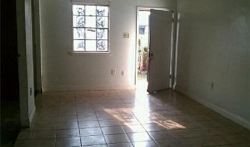 3rd image of 2172 Sauvage Ave