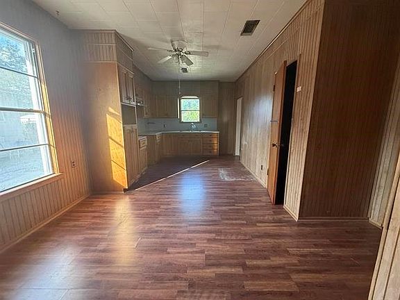 5th image of 712 N 11th St