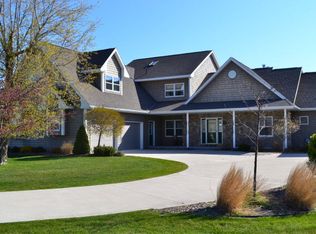 1563 Tacoma Beach Rd, Sturgeon Bay, WI 54235