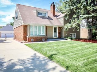 18460 Clyde Rd, Homewood, IL 60430