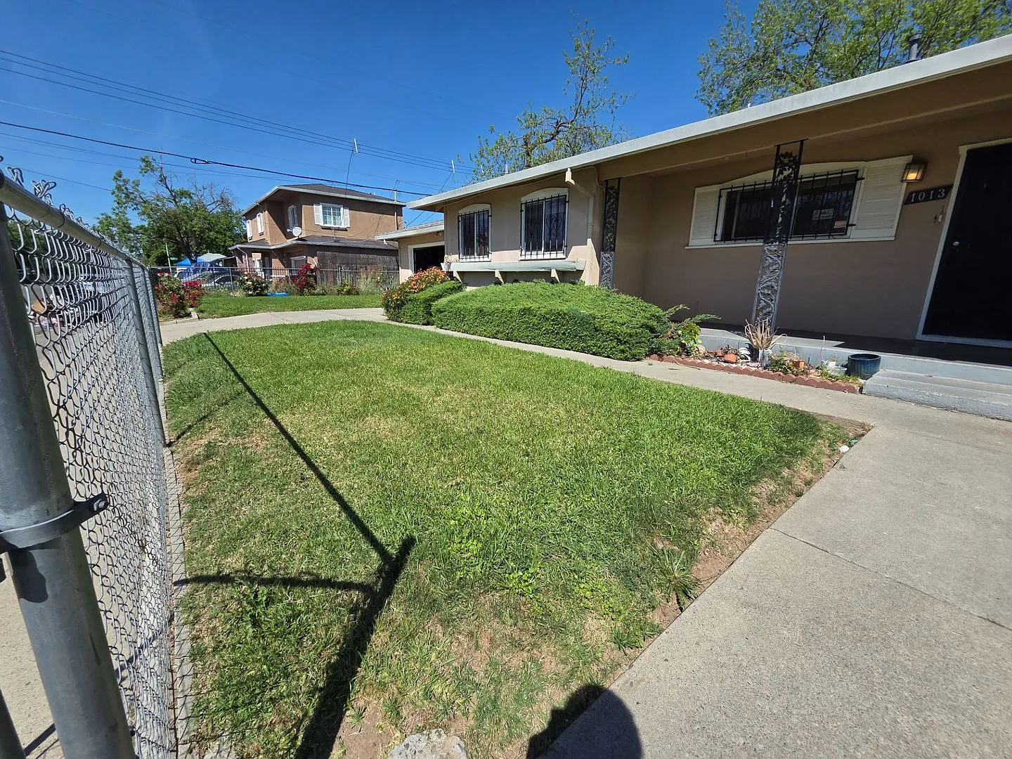 North Sacramento — Photo 4