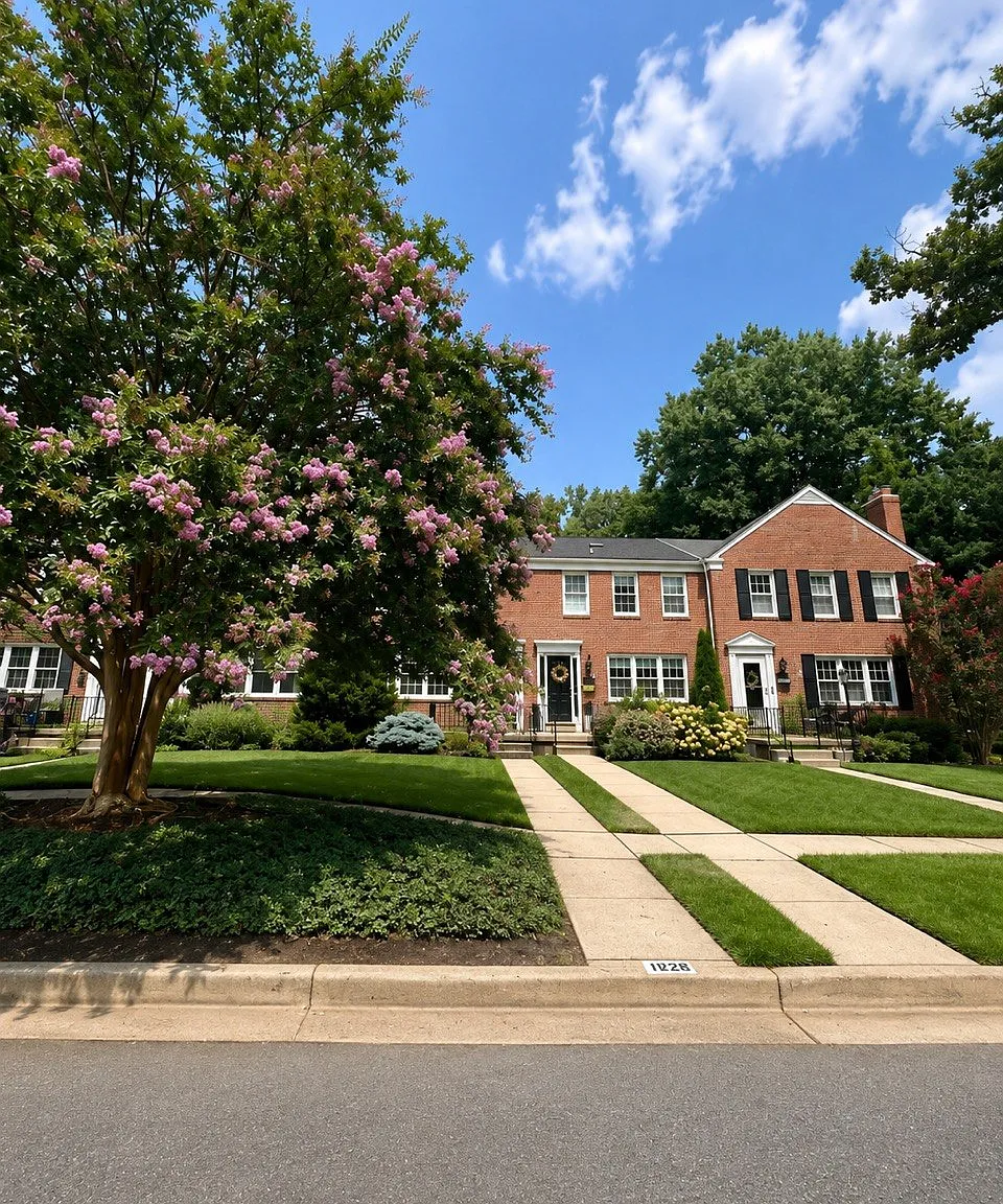 3 bed, 1280 sqft, $2,300 — Photo 2