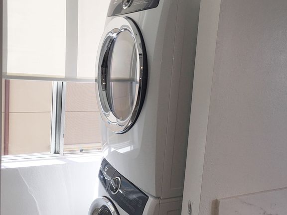 3rd image of 8600 Burton Way APT 202