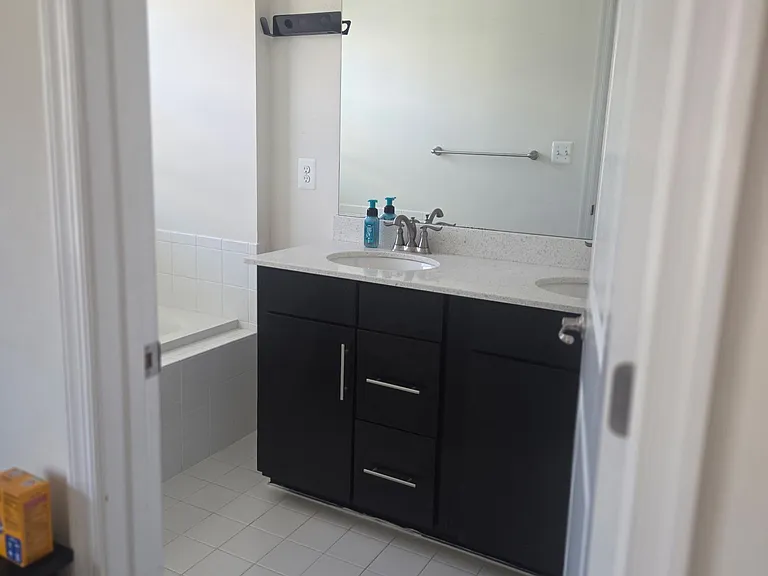 5311 Smiths Cove Ln — Photo 9