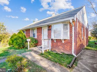 1827 Olmstead Dr, Falls Church, VA 22043