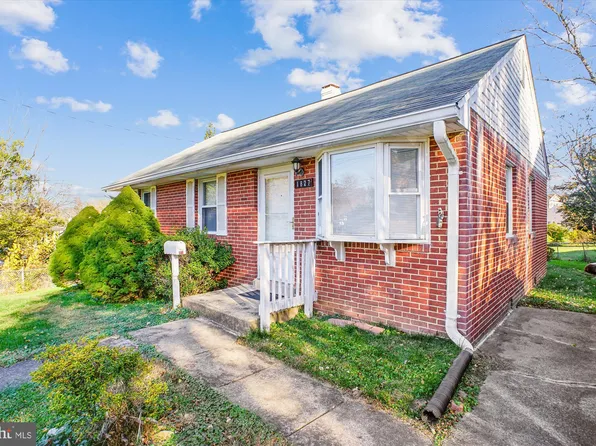 1827 Olmstead Dr, Falls Church, VA 22043