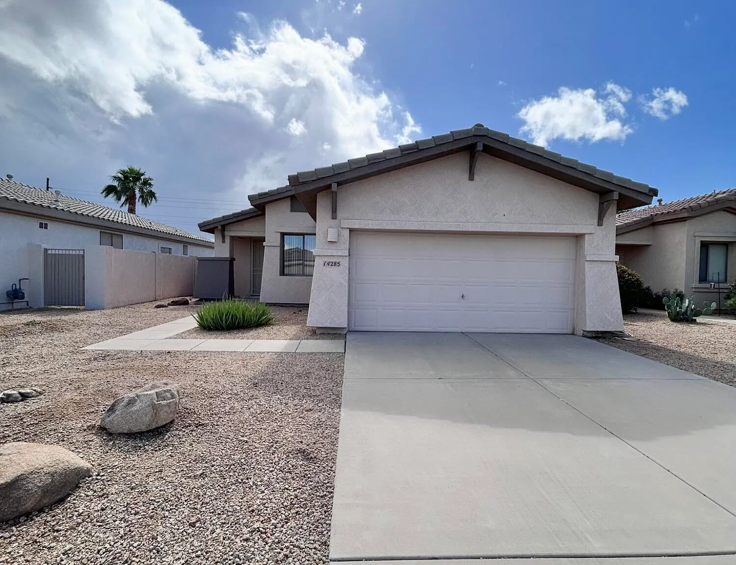 3 bed, 2.0 bath, 1560 sqft, $2,000 — Photo 1