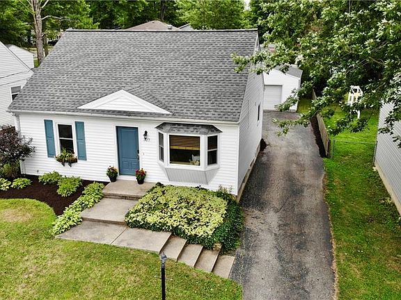 2nd image of 327 Stratford Ave