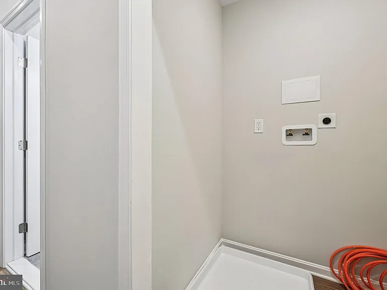 750 Reservoir St #B — Photo 19