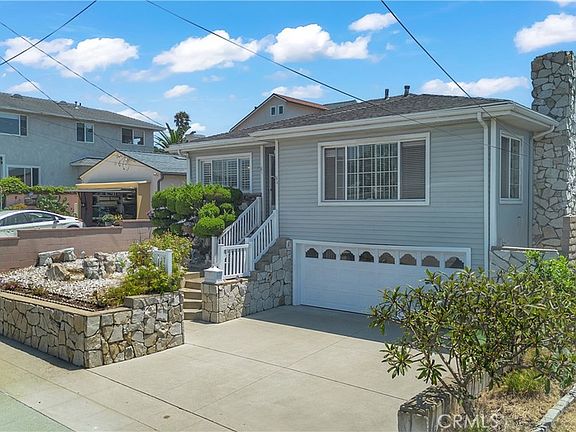 3rd image of 3618 S Cabrillo Ave