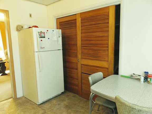 5th image of 205 N Saint Joseph St