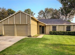 2431 Heritage Bend Dr, Webster, TX 77598