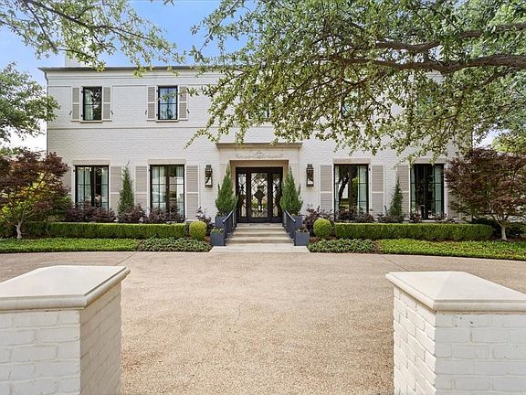 3rd image of 1128 Shady Oaks Ln