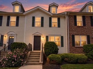 1079 Shady Lake Dr, Columbus, OH 43228