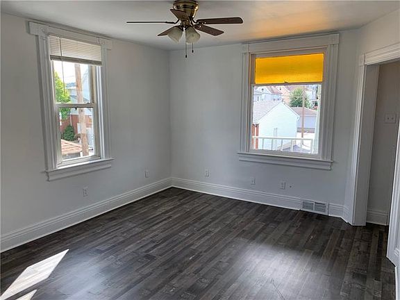 4th image of 404 Chestnut St