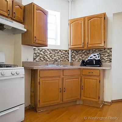 Rented by Washington Realty Corp. | media 28