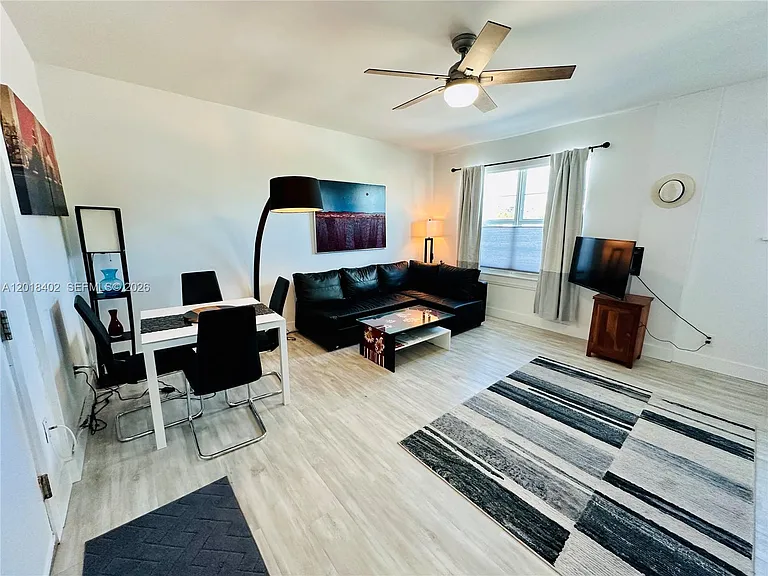 1200 Euclid Ave #308 — Photo 6