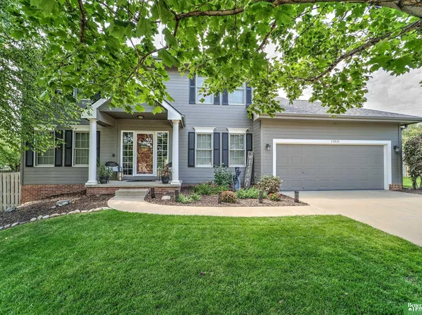 17831 Washington Cir, Omaha, NE 68135