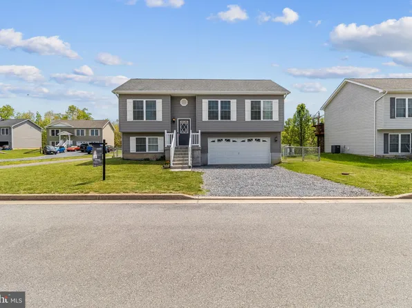 144 Freight Car Cir, Bunker Hill, WV 25413