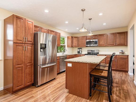 3rd image of 3145 Delburn Ave