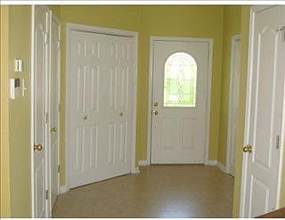3rd image of 316 Nottaway Dr