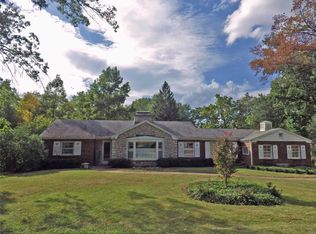8719 General Grant Ln, Saint Louis, MO