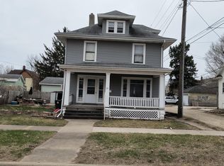 115 E 11th St, Cedar Falls, IA 50613