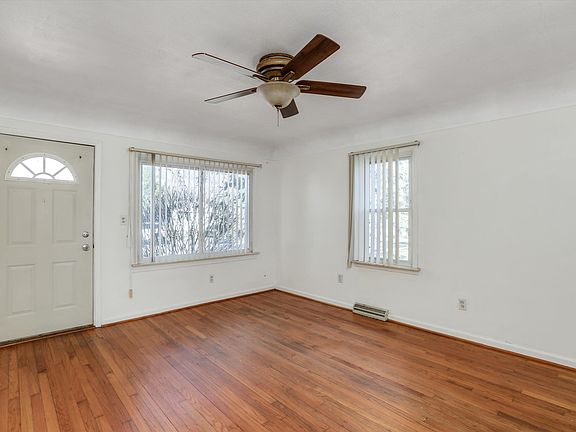 4th image of 23643 Annapolis St