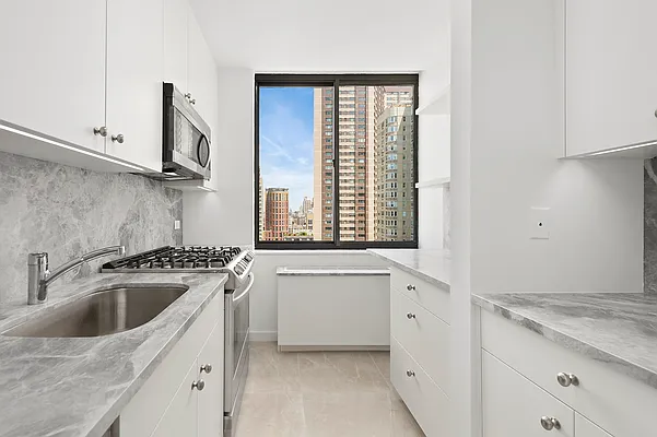 Rented by Compass | media 12