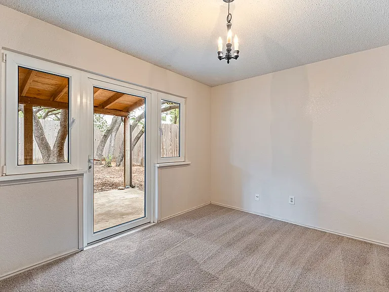 1603 Garnaas Dr — Photo 5