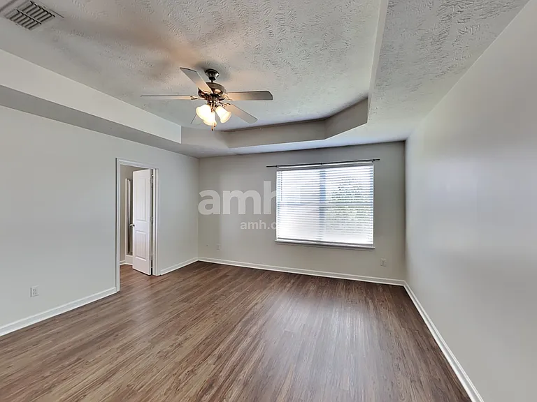 2076 Red Jacket Trce — Photo 11