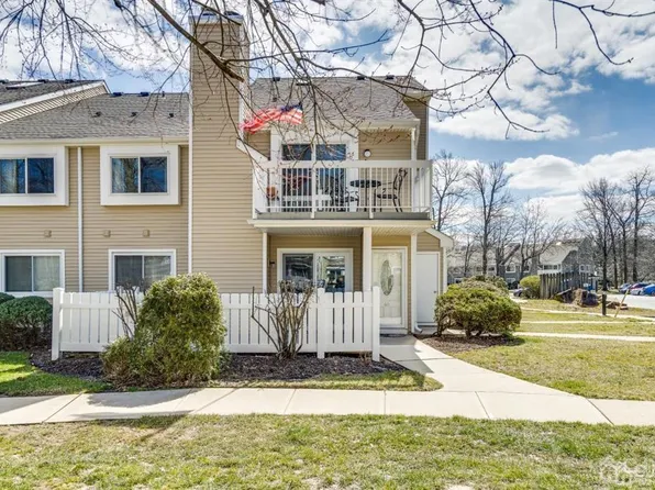 40 Deerberry Ln, Monmouth Junction, NJ 08852