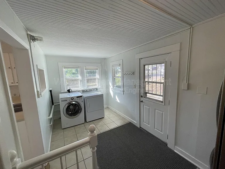 4909 Beach Ct — Photo 15