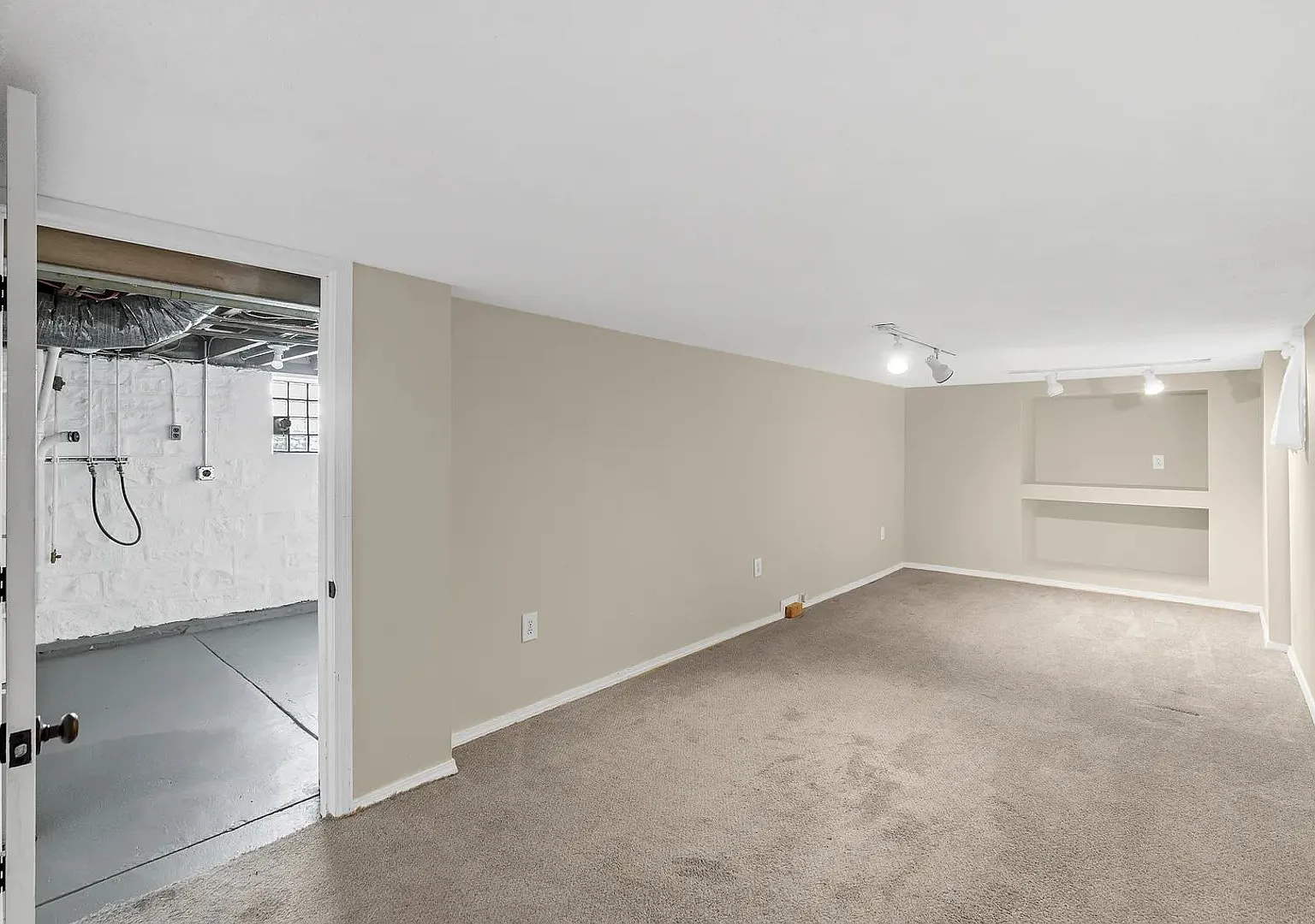 Charming St. Louis Home in a Desirable Neighborhood — Photo 3