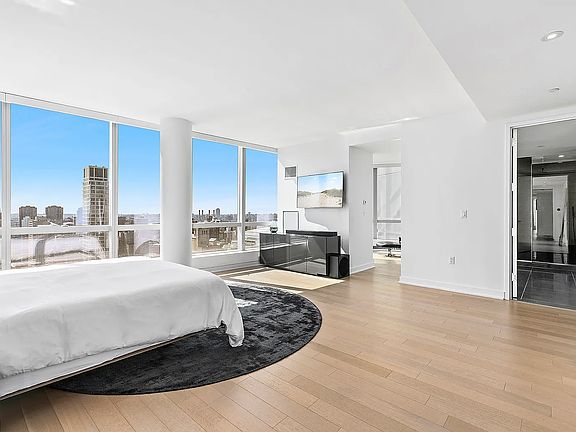 4th image of 400 Park Avenue South #27C