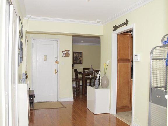 5th image of 8710 204th St APT B24
