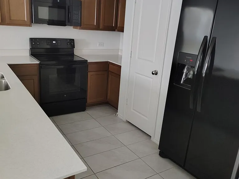142 Plumcove Dr — Photo 3