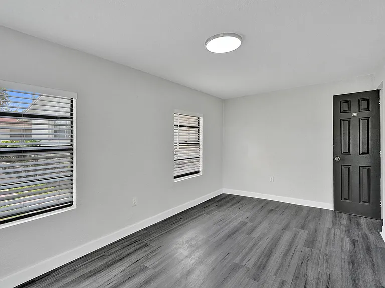 234 NE 14th Ave #1 — Photo 14