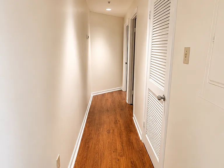 1251 Banks Aly NW #6 — Photo 15