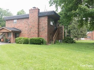 2 Birch Dr, Belleville, IL 62223