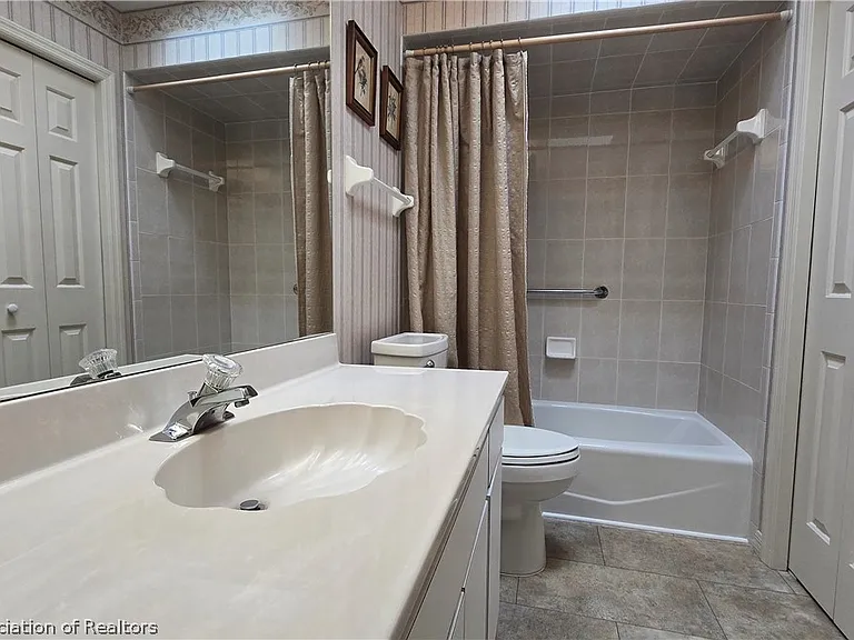 4402 Duffer Loop — Photo 17