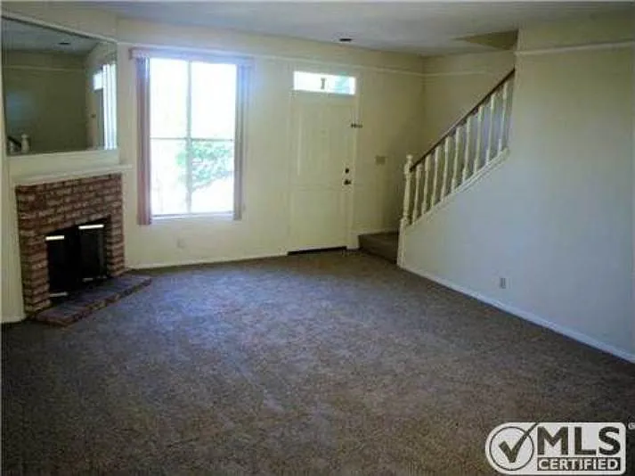 2 bed, 2.5 bath, 1178 sqft, $3,475 — Photo 3