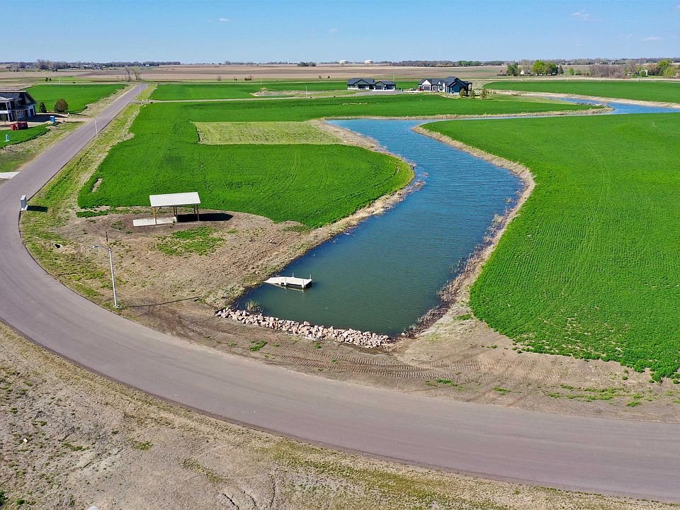 2nd image of 7 Prairie Cir