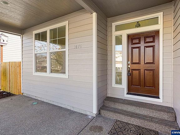 4th image of 1676 Marten Ave SW