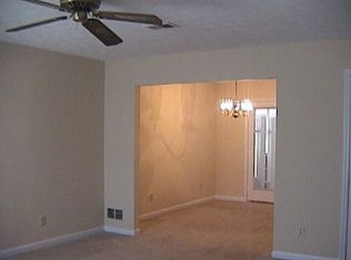 106 Holcomb Ferry Rd, Roswell, GA 30076