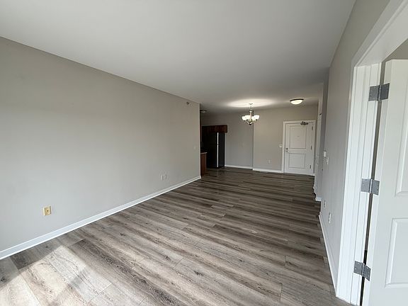 5th image of 3540 Library Dr APT 401