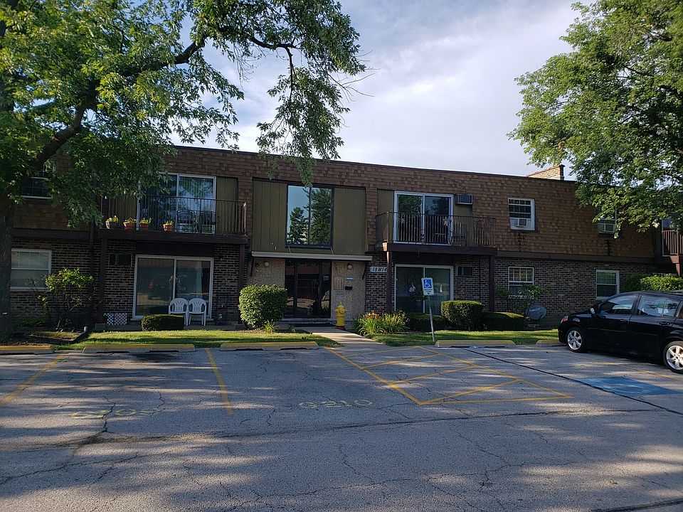 1st image of 18W140 Suffield Ct APT 211G